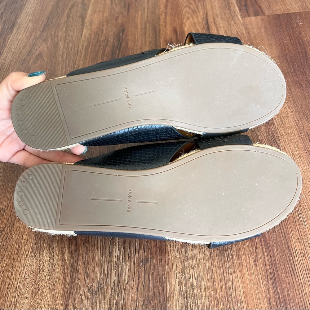Black Dolce Vita Slides - 11 - EUC - Picture 5 of 6